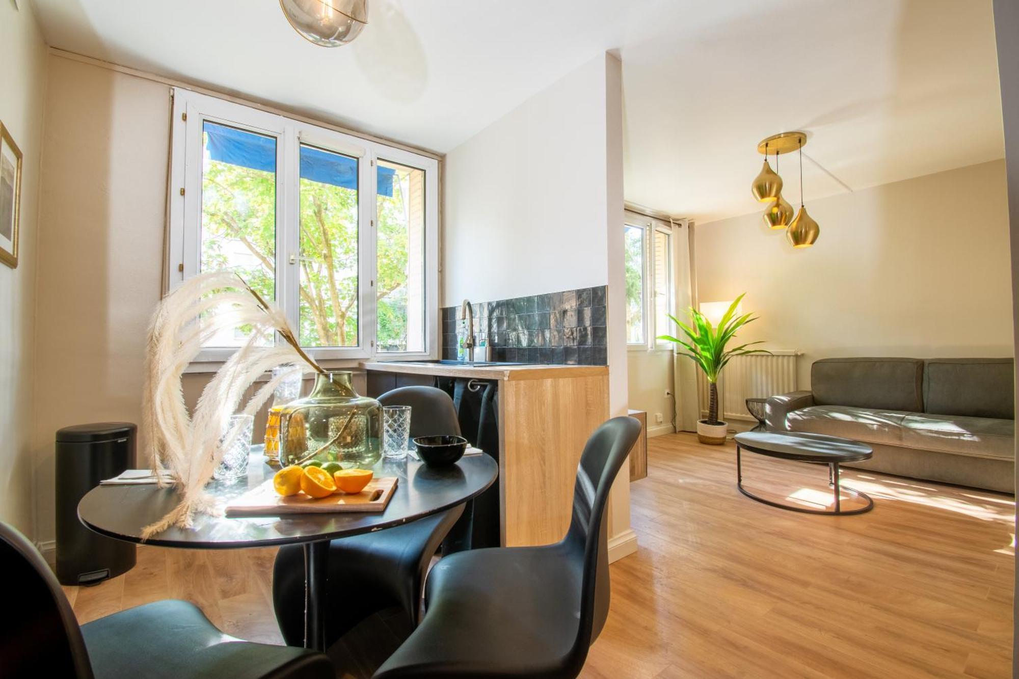 Suite Madison Villeurbanne Exteriör bild