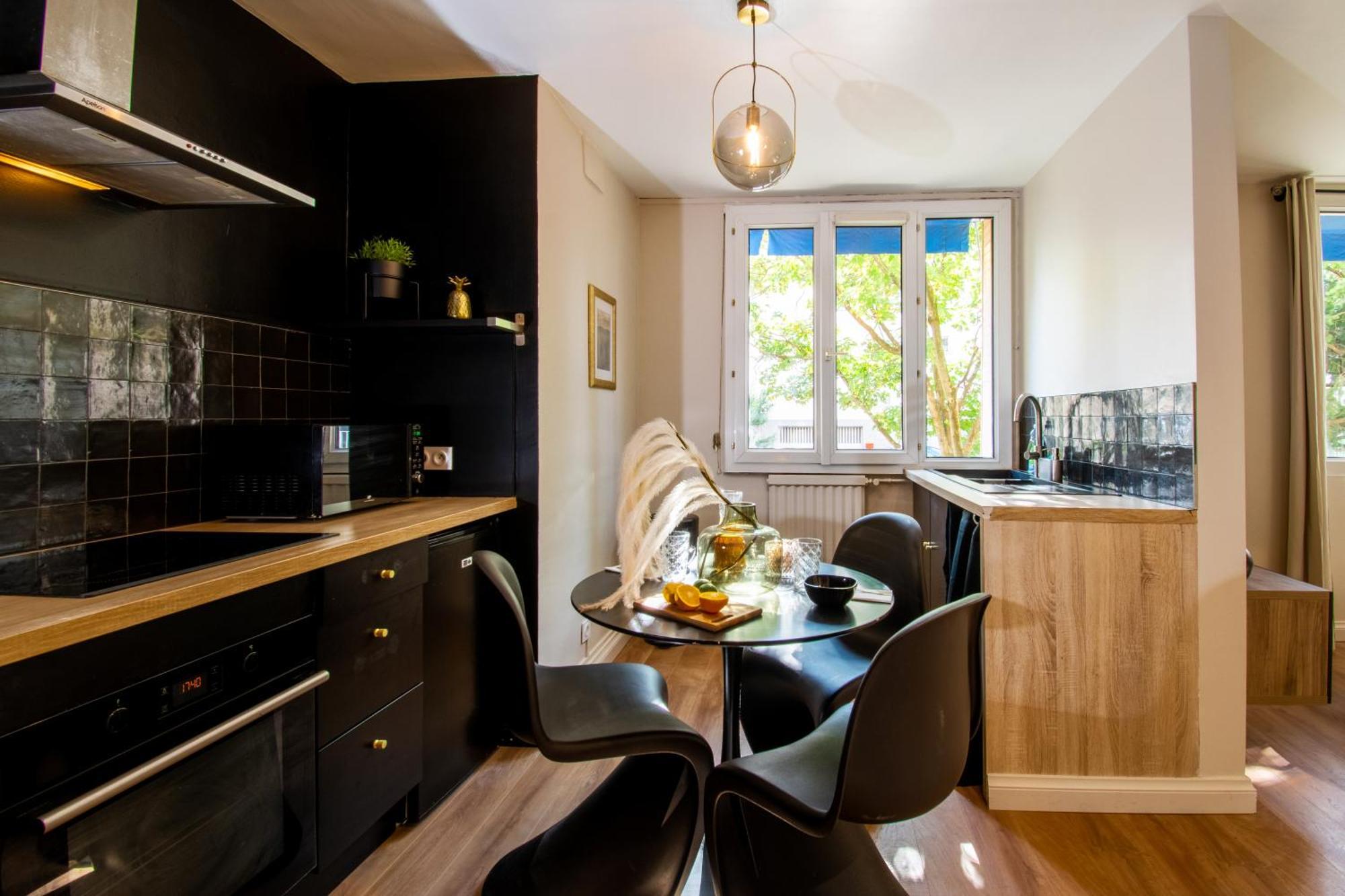 Suite Madison Villeurbanne Exteriör bild